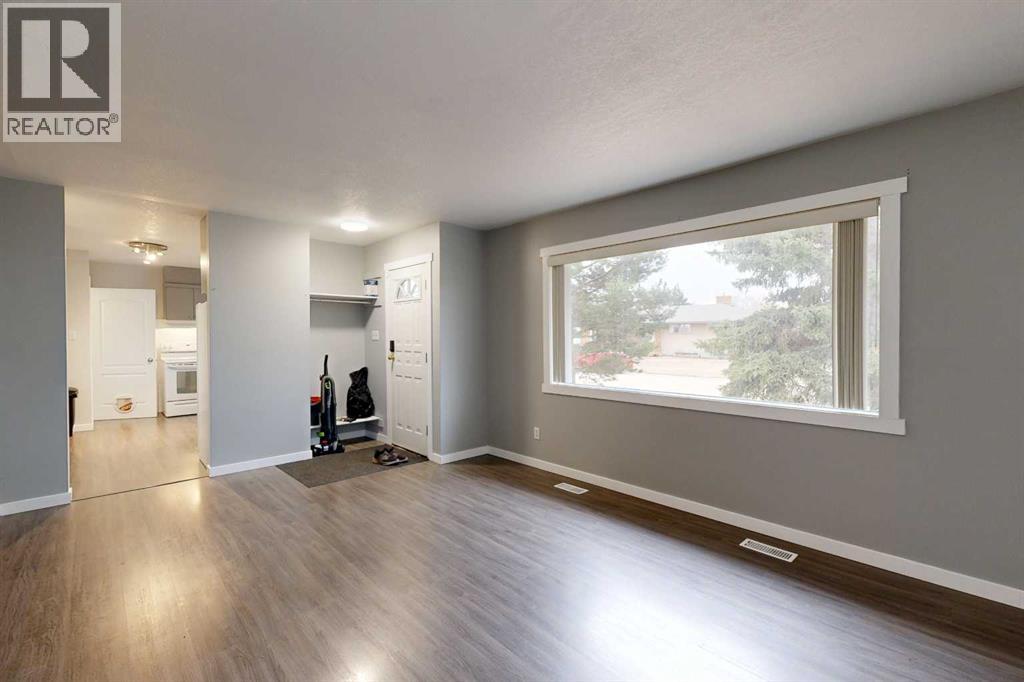 4019 57 Street, Stettler, Alberta  T4K 1H9 - Photo 3 - A2302877