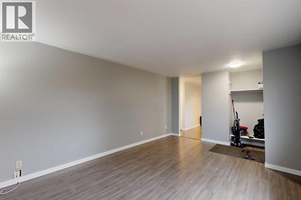 4019 57 Street, Stettler, Alberta  T4K 1H9 - Photo 4 - A2302877