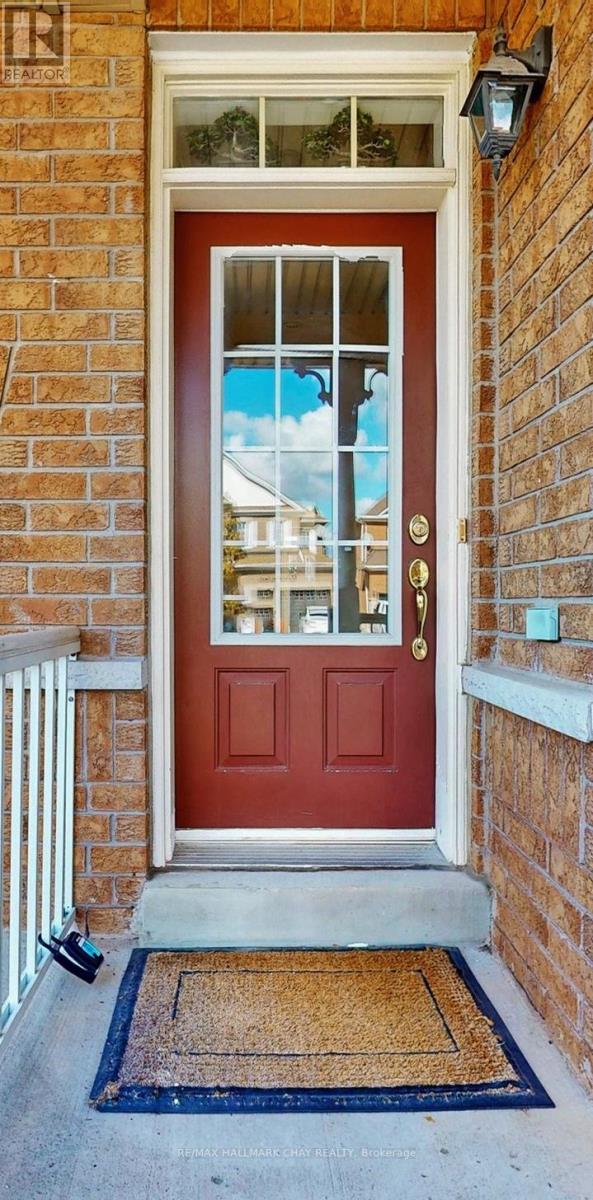 76 Cobblestone Court, Brampton, Ontario  L6R 2S4 - Photo 4 - W13042820