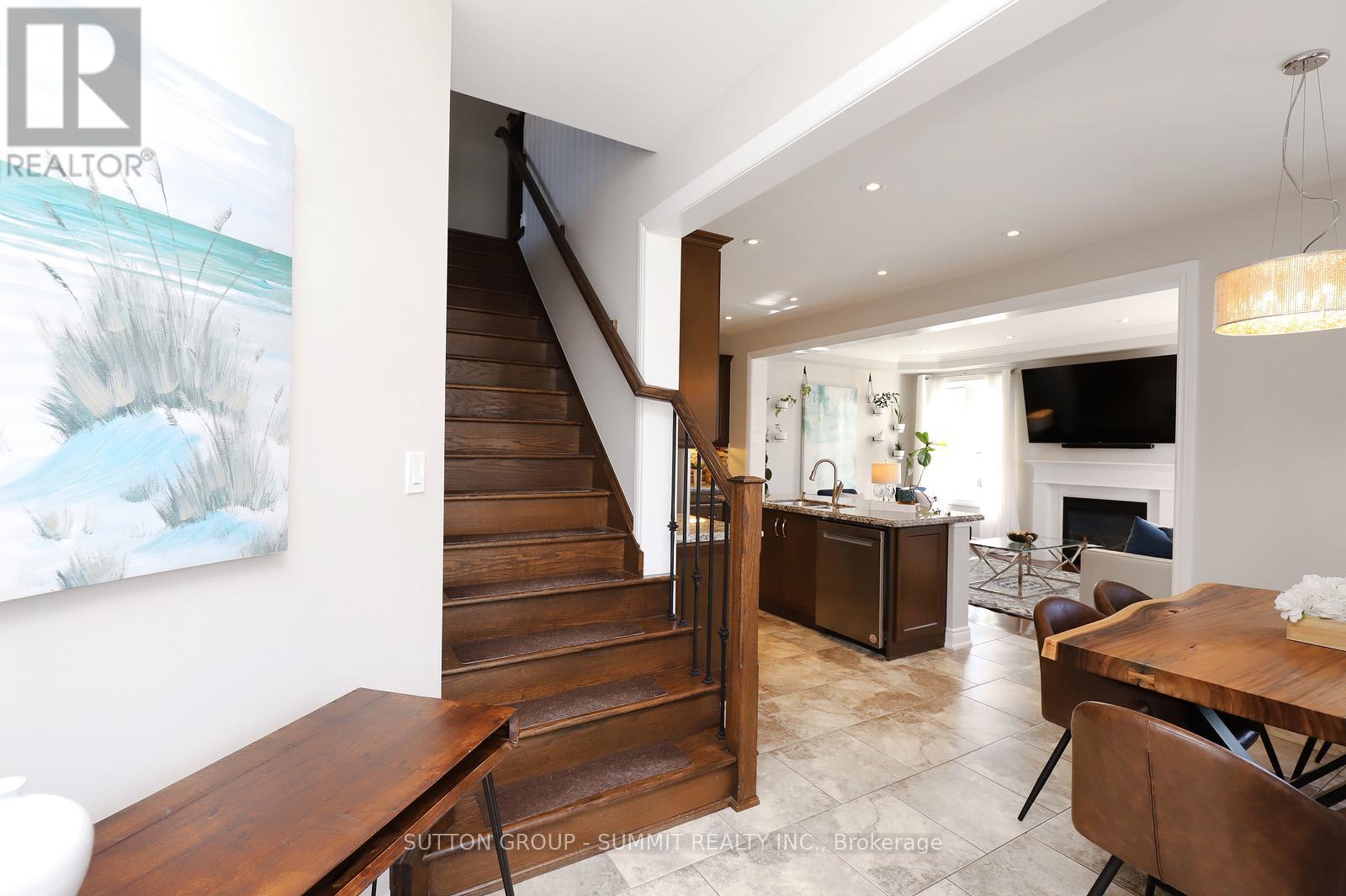 378 Blinco Terrace, Milton, Ontario  L9T 8Y6 - Photo 5 - W13042828