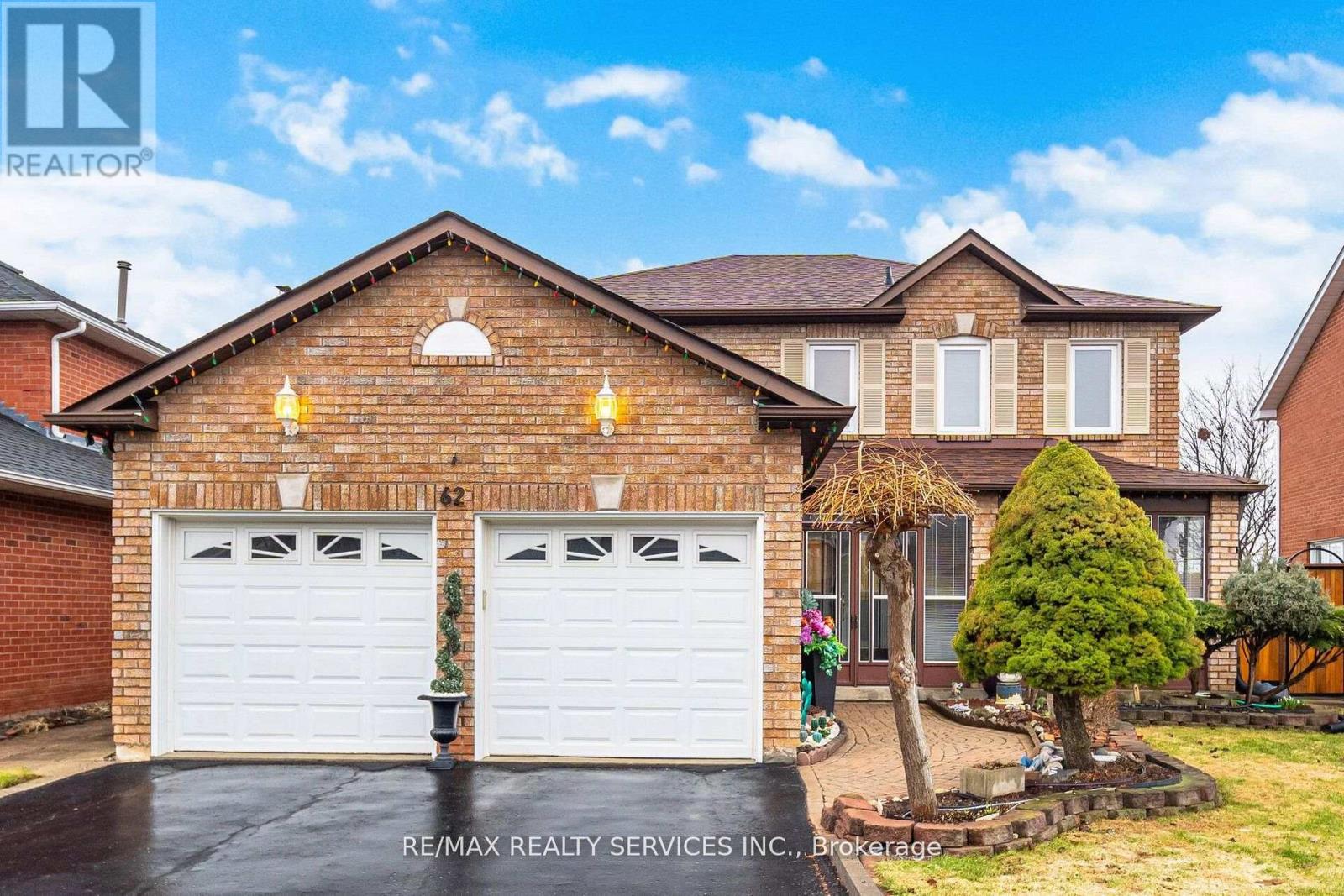 62 FERNBROOK CRESCENT, Brampton, Ontario