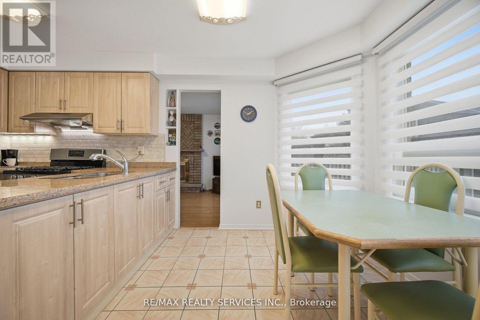 62 Fernbrook Crescent, Brampton, Ontario  L6Z 3N7 - Photo 15 - W13042840