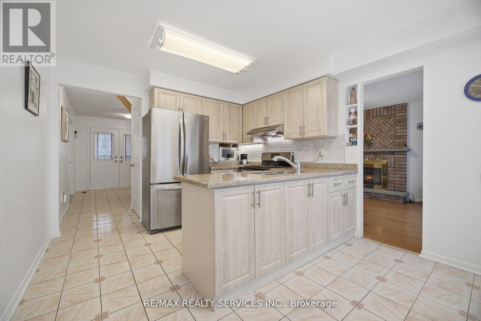 62 Fernbrook Crescent, Brampton, Ontario  L6Z 3N7 - Photo 16 - W13042840