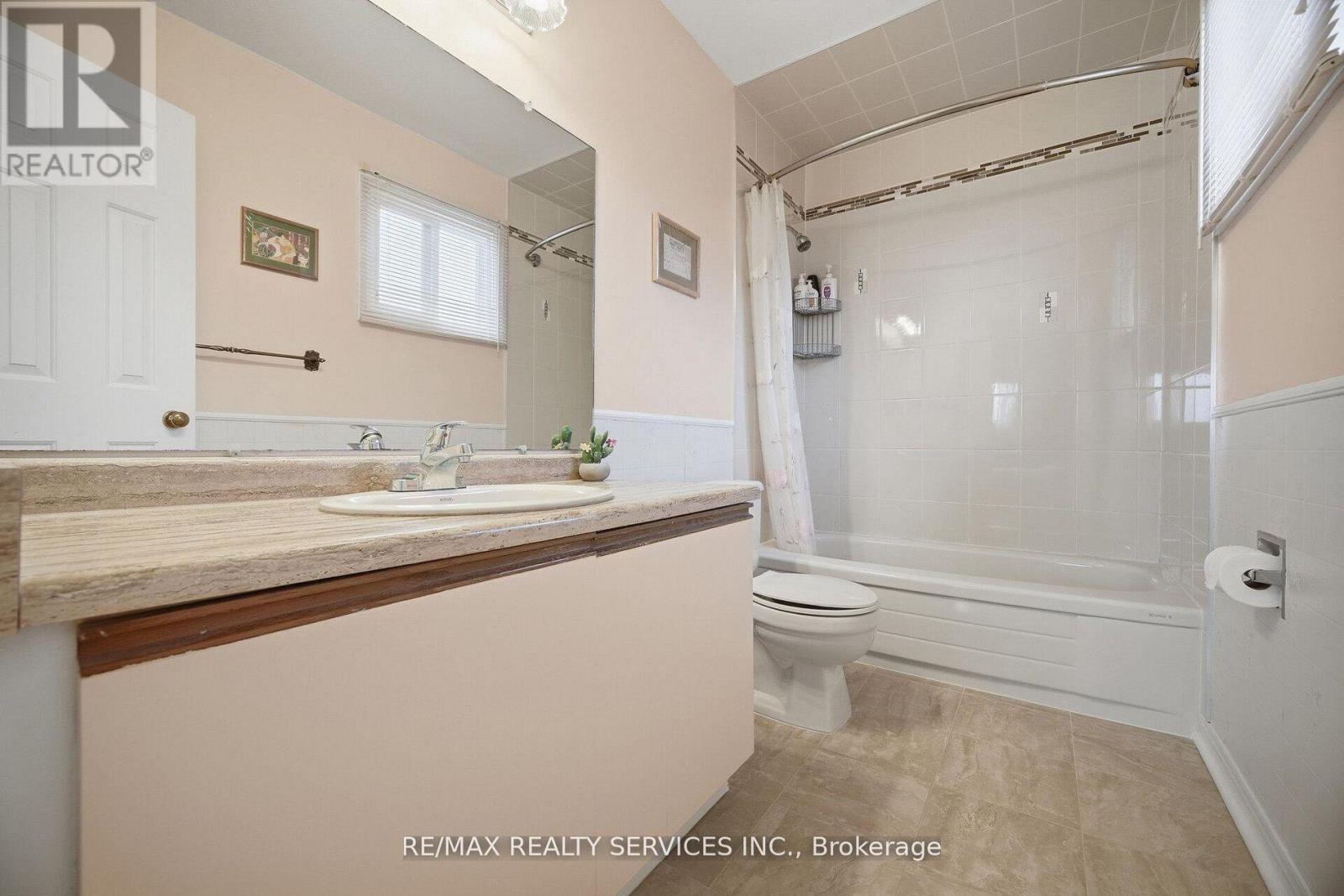 62 Fernbrook Crescent, Brampton, Ontario  L6Z 3N7 - Photo 27 - W13042840