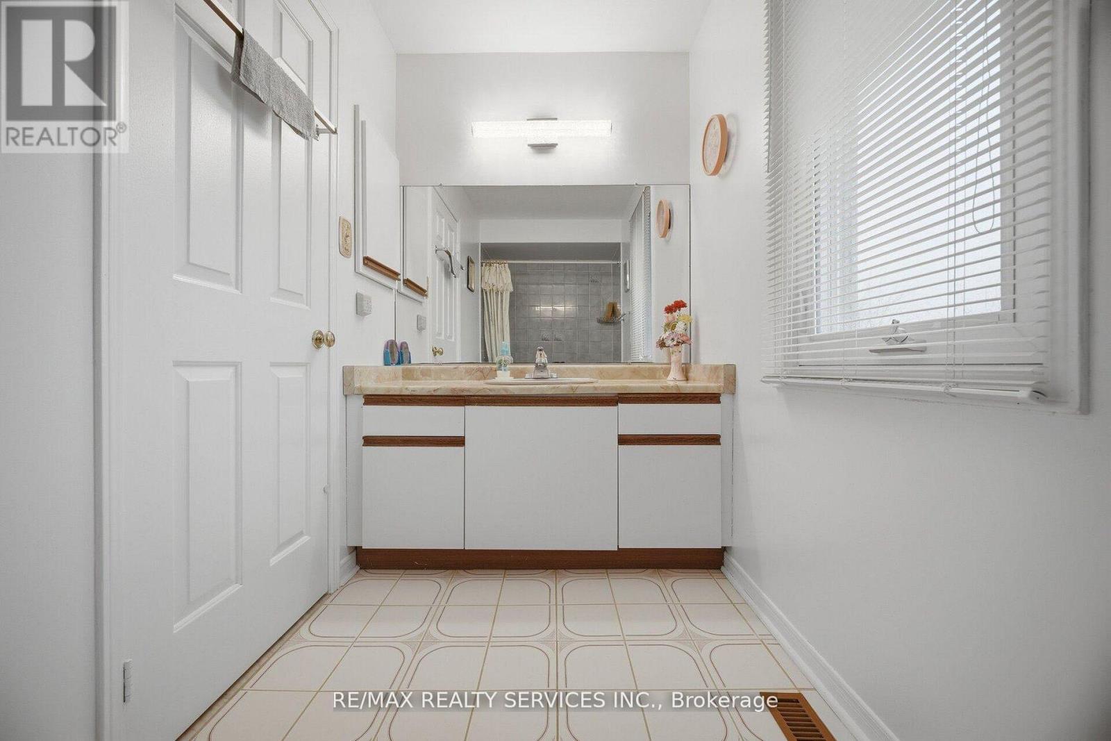 62 Fernbrook Crescent, Brampton, Ontario  L6Z 3N7 - Photo 33 - W13042840