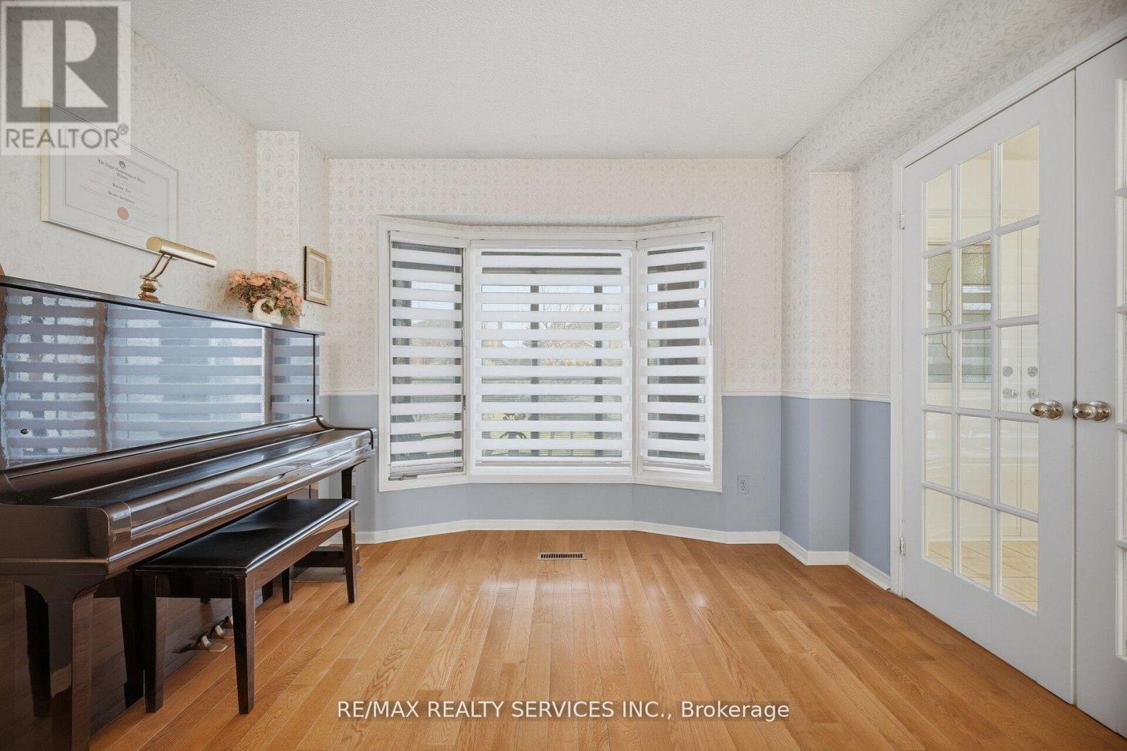 62 Fernbrook Crescent, Brampton, Ontario  L6Z 3N7 - Photo 9 - W13042840