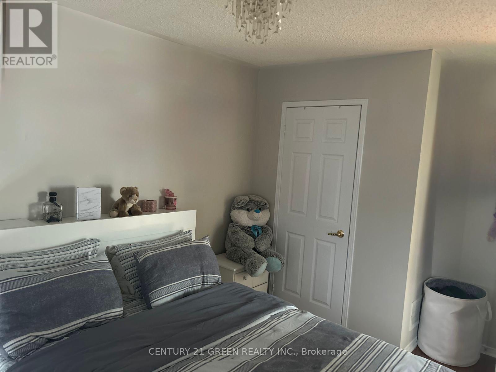 6 Oliti Court, Toronto, Ontario  M9L 3A3 - Photo 14 - W13042848