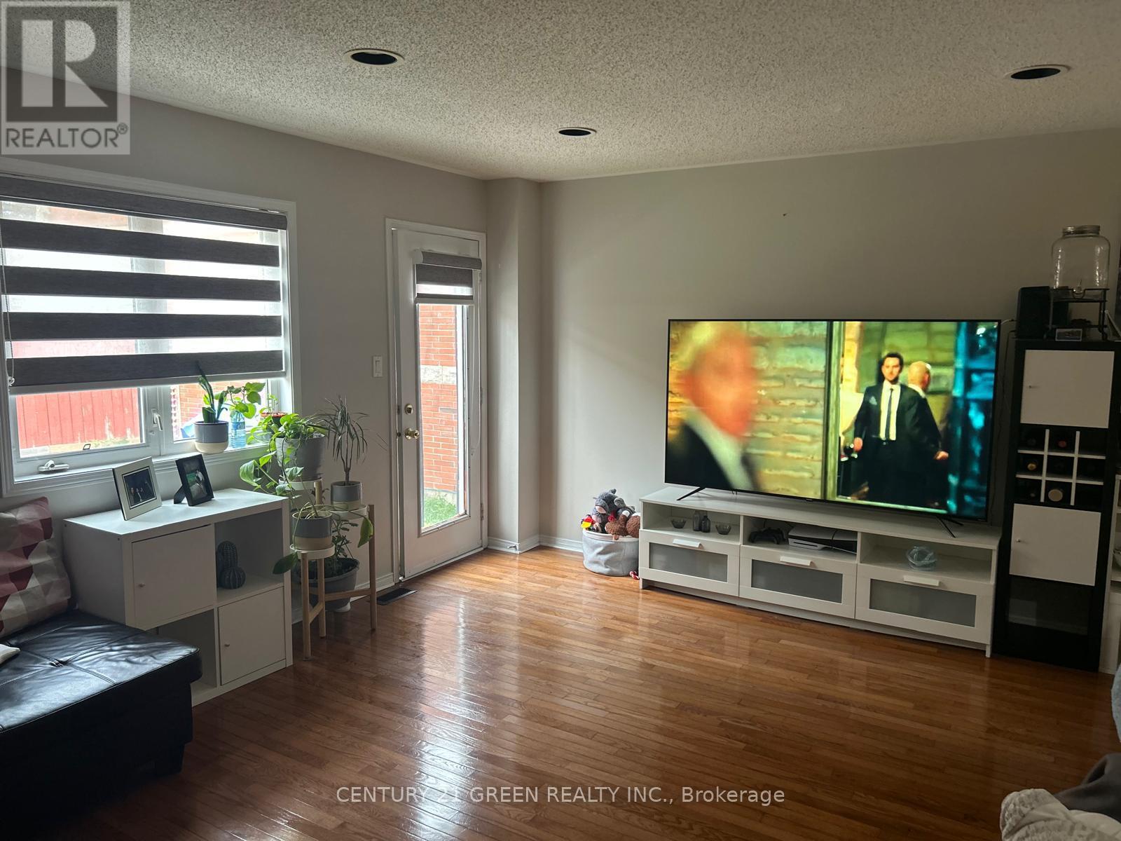 6 Oliti Court, Toronto, Ontario  M9L 3A3 - Photo 2 - W13042848