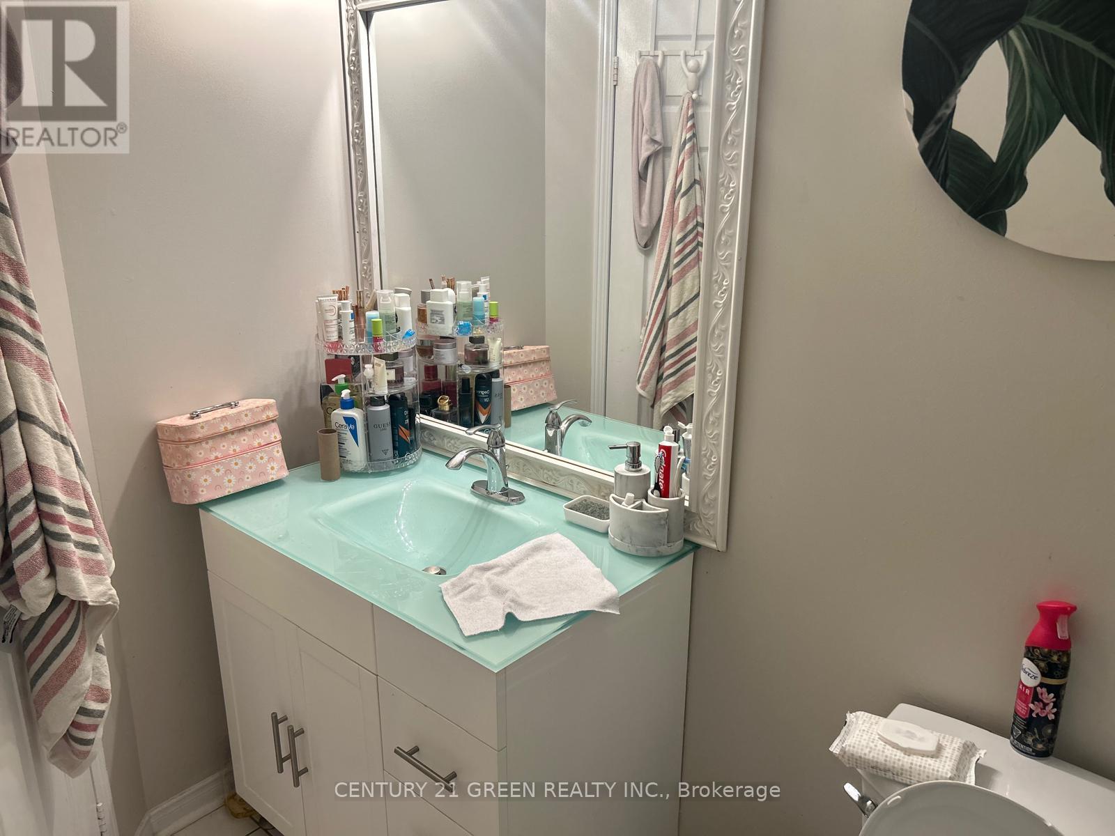 6 Oliti Court, Toronto, Ontario  M9L 3A3 - Photo 8 - W13042848