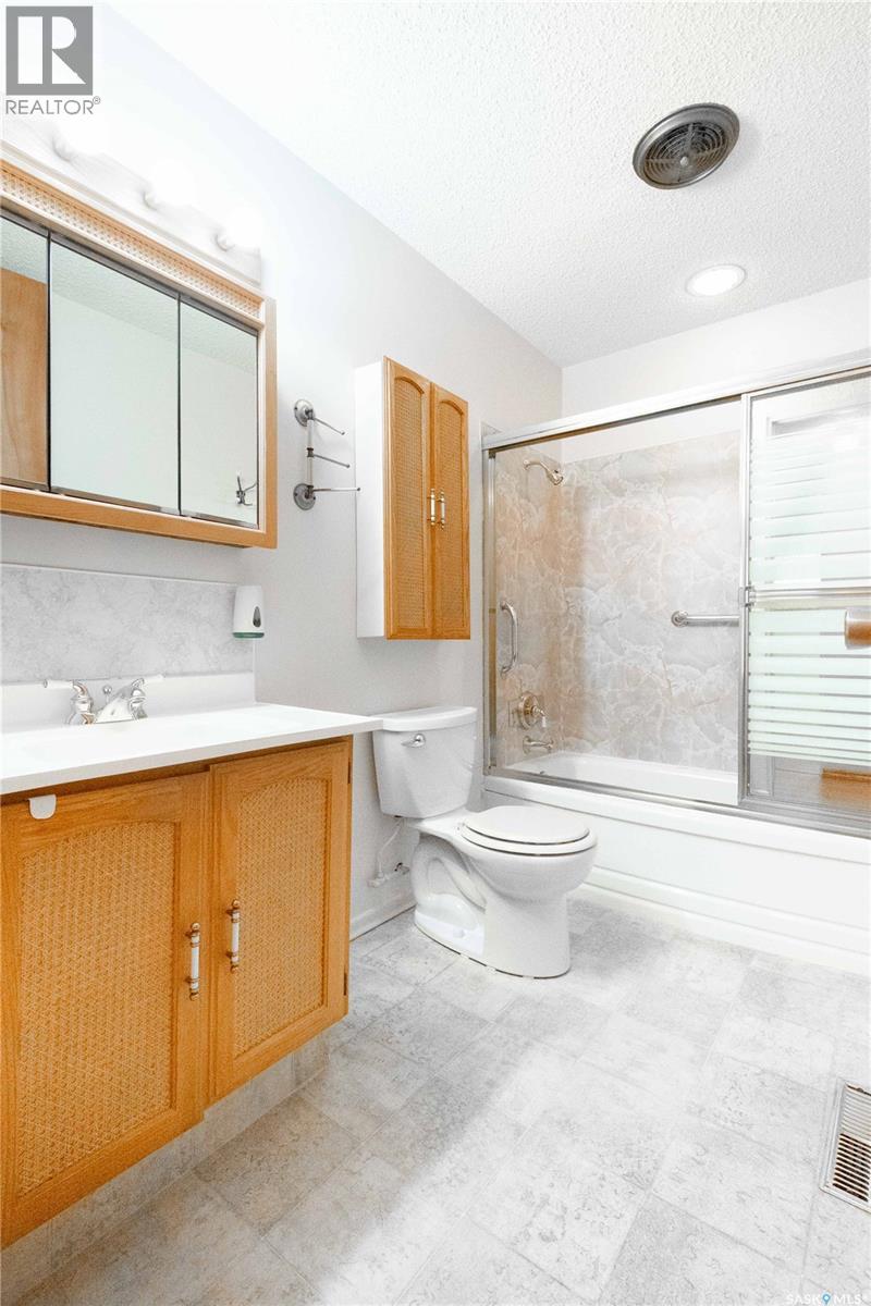 4515 Castle Road, Regina, Saskatchewan  S4S 4W6 - Photo 14 - SK033890