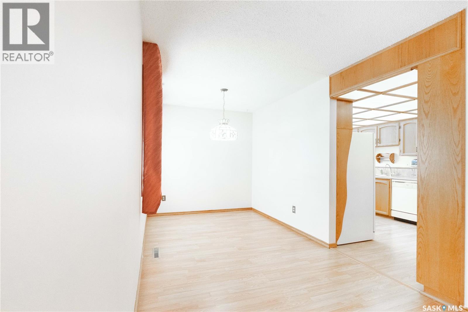 4515 Castle Road, Regina, Saskatchewan  S4S 4W6 - Photo 5 - SK033890