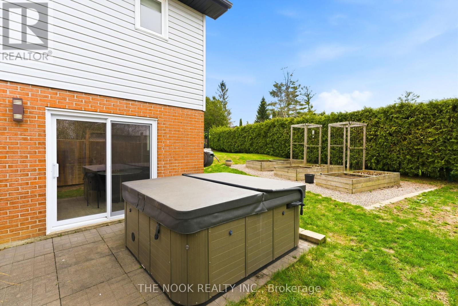 11 Lynn Crescent, Brock, Ontario  L0E 1E0 - Photo 40 - N12963428