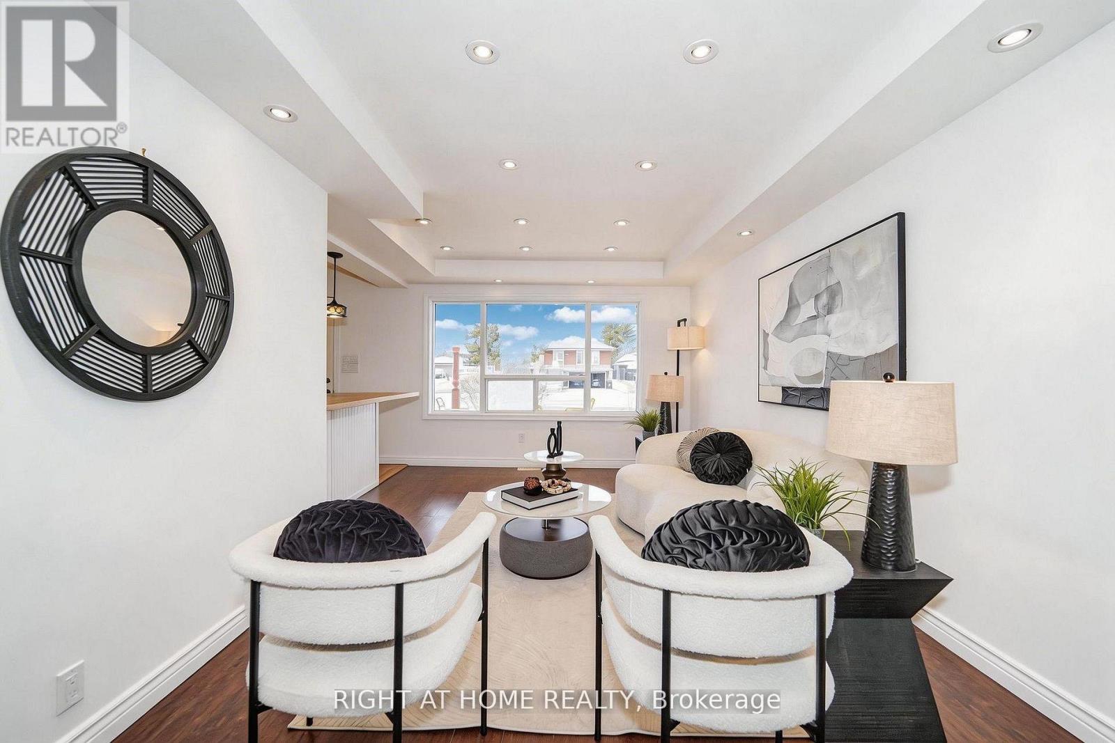 1083 Pharmacy Avenue, Toronto, Ontario  M1R 2H2 - Photo 10 - E13039328