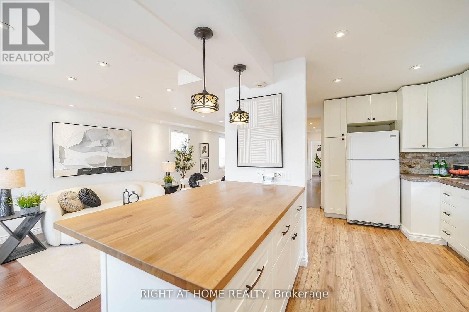 1083 Pharmacy Avenue, Toronto, Ontario  M1R 2H2 - Photo 7 - E13039328