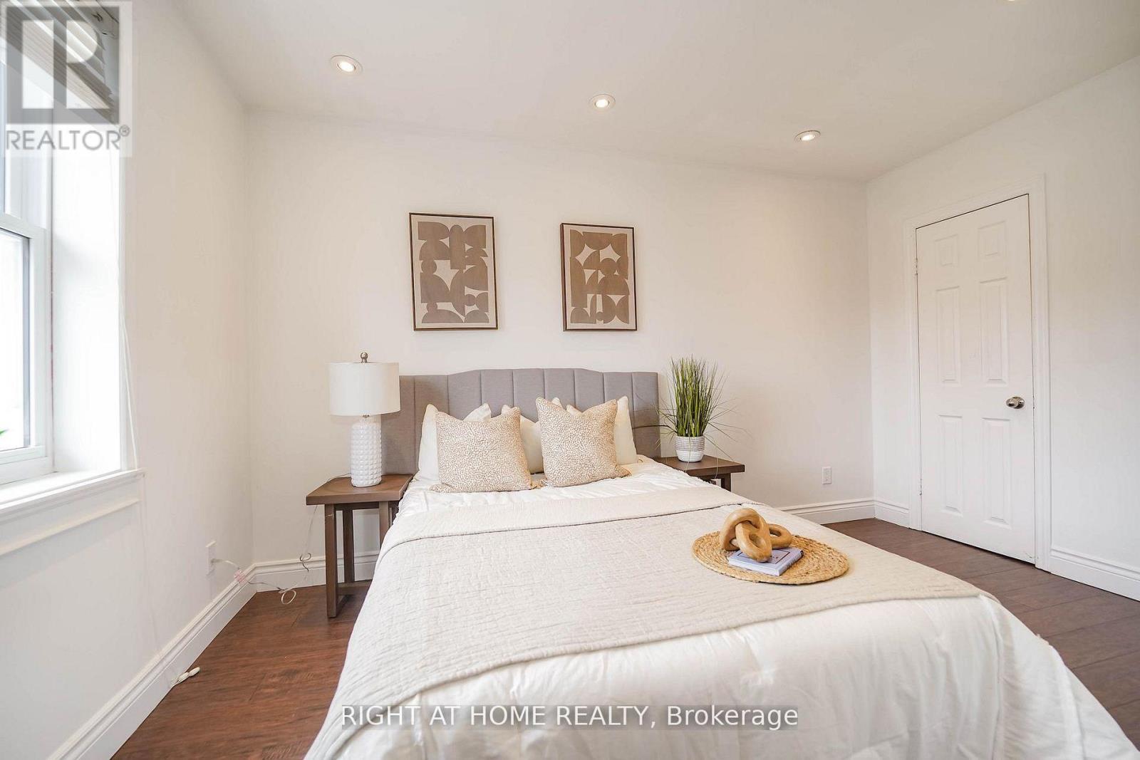 1083 Pharmacy Avenue, Toronto, Ontario  M1R 2H2 - Photo 17 - E13039328