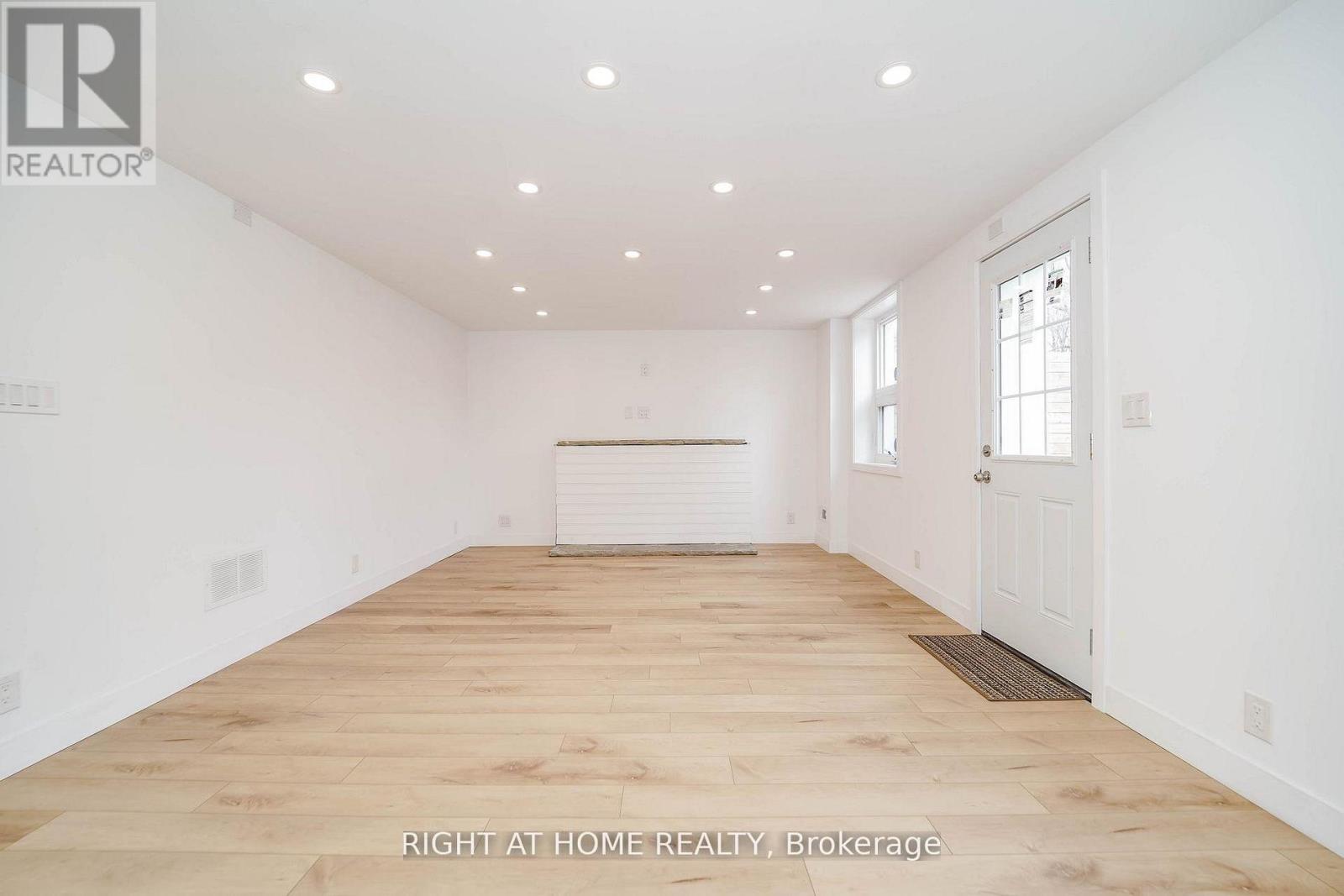 1083 Pharmacy Avenue, Toronto, Ontario  M1R 2H2 - Photo 37 - E13039328