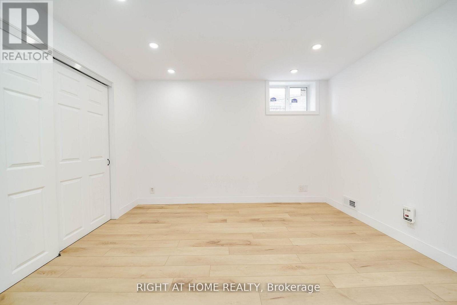 1083 Pharmacy Avenue, Toronto, Ontario  M1R 2H2 - Photo 33 - E13039328