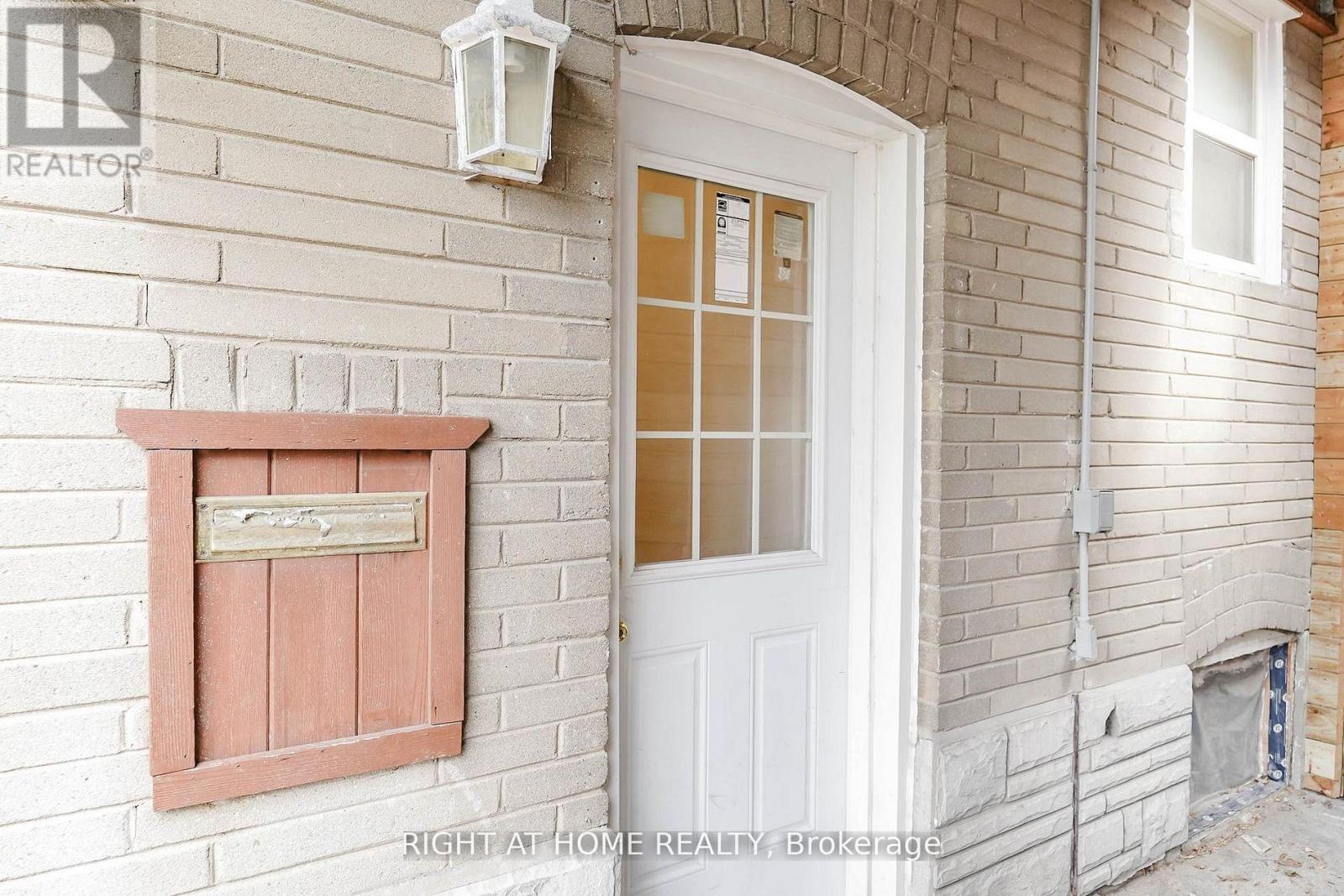 1083 Pharmacy Avenue, Toronto, Ontario  M1R 2H2 - Photo 25 - E13039328