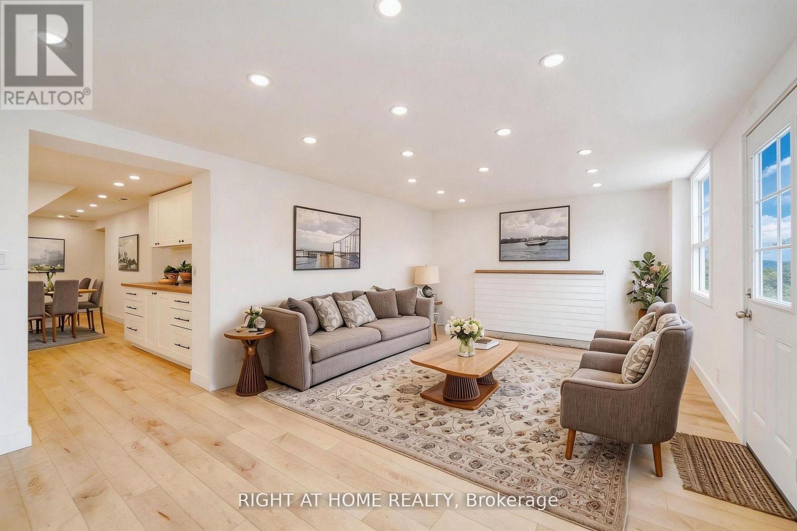 1083 Pharmacy Avenue, Toronto, Ontario  M1R 2H2 - Photo 34 - E13039328