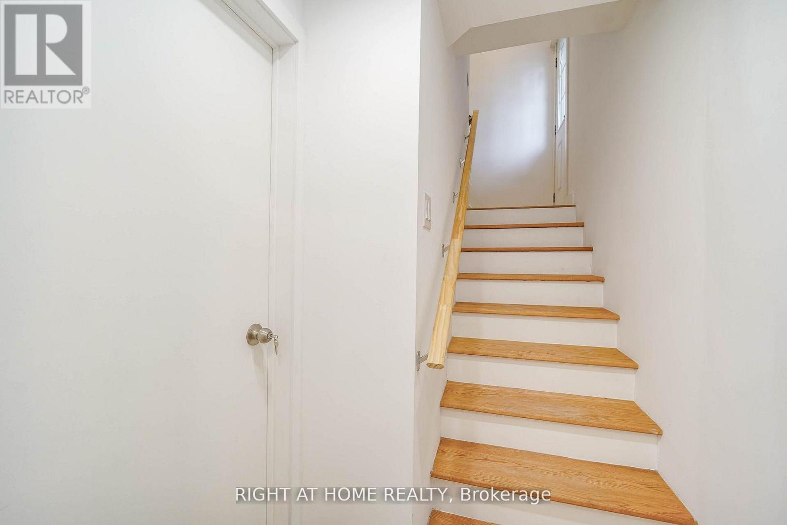 1083 Pharmacy Avenue, Toronto, Ontario  M1R 2H2 - Photo 26 - E13039328