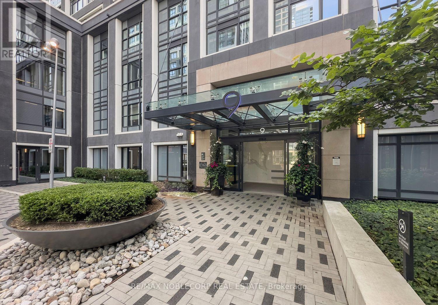 826 - 9 Mabelle Avenue, Toronto, Ontario  M9A 0E1 - Photo 2 - W13039894