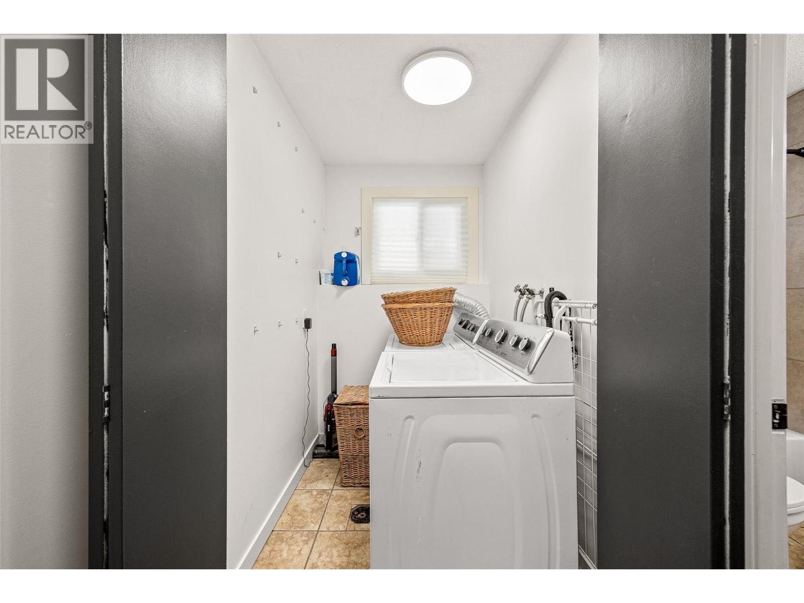 1441 Inkar Road, Kelowna, British Columbia  V1Y 8J1 - Photo 39 - 10383851