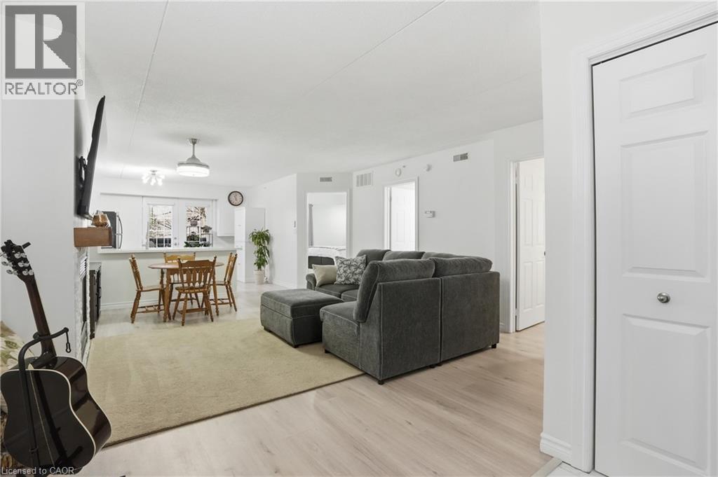 4003 Kilmer Drive Unit# 207, Burlington, Ontario  L7M 4M1 - Photo 3 - 40823871
