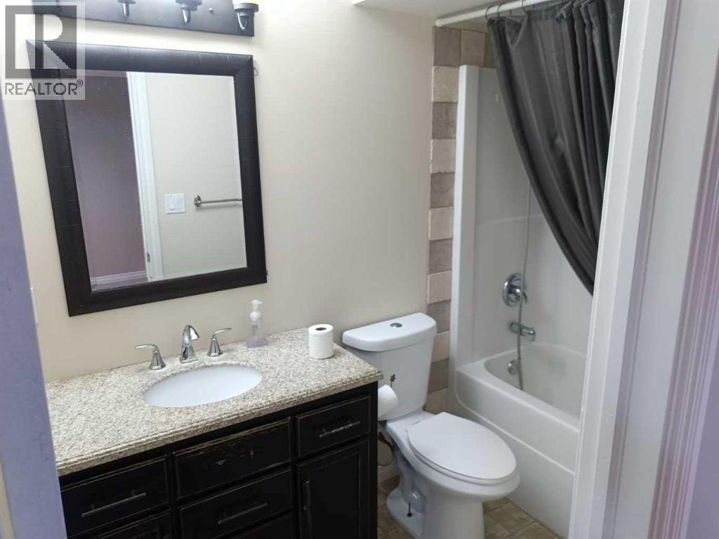 2 Holsworth Place, Sylvan Lake, Alberta  T4S 0C5 - Photo 16 - A2250258