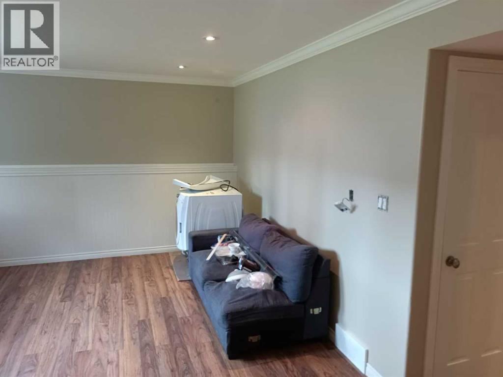 2 Holsworth Place, Sylvan Lake, Alberta  T4S 0C5 - Photo 6 - A2250258