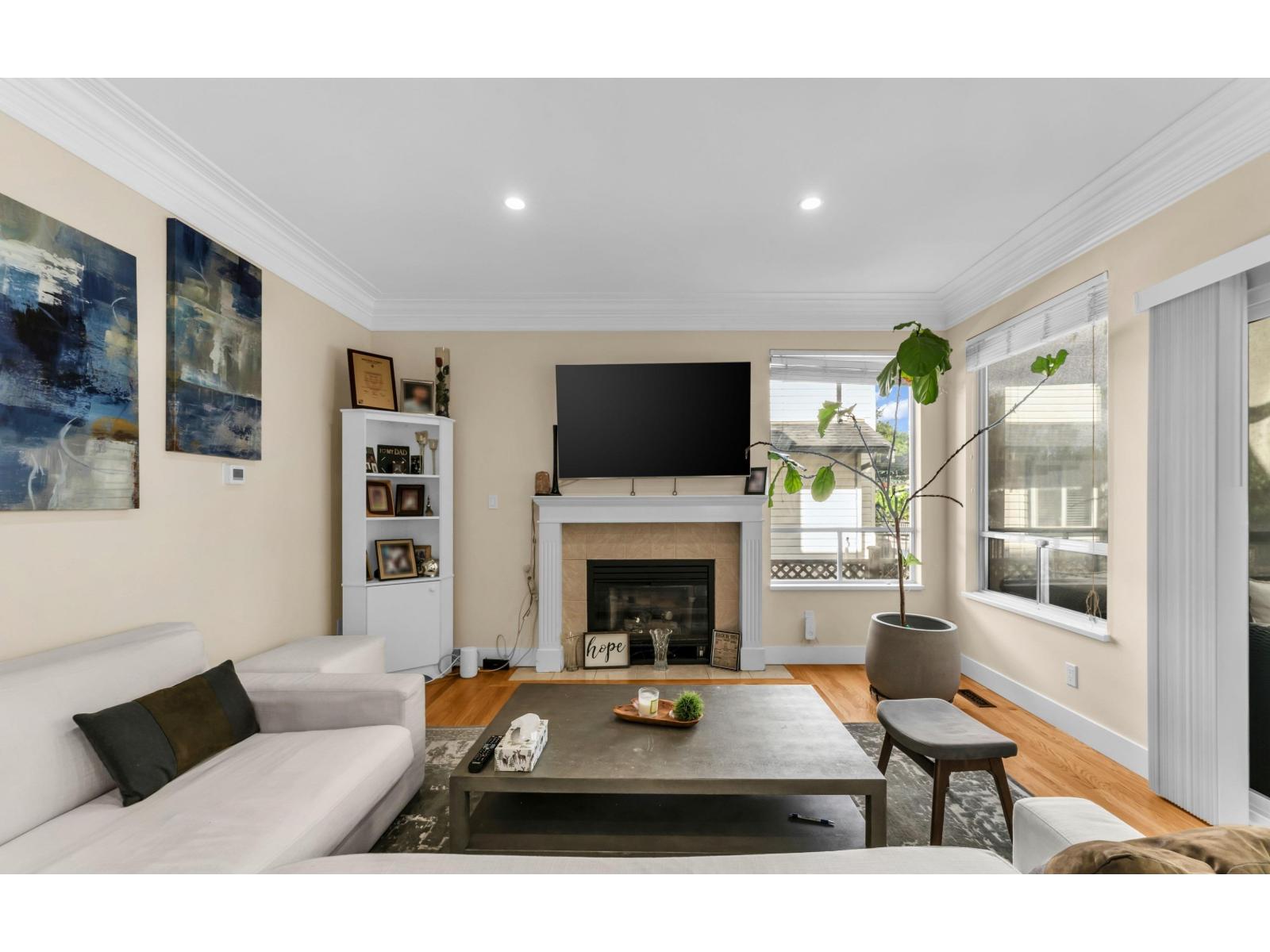 15295 111a Avenue, Surrey, British Columbia  V3R 0G4 - Photo 10 - R3113816