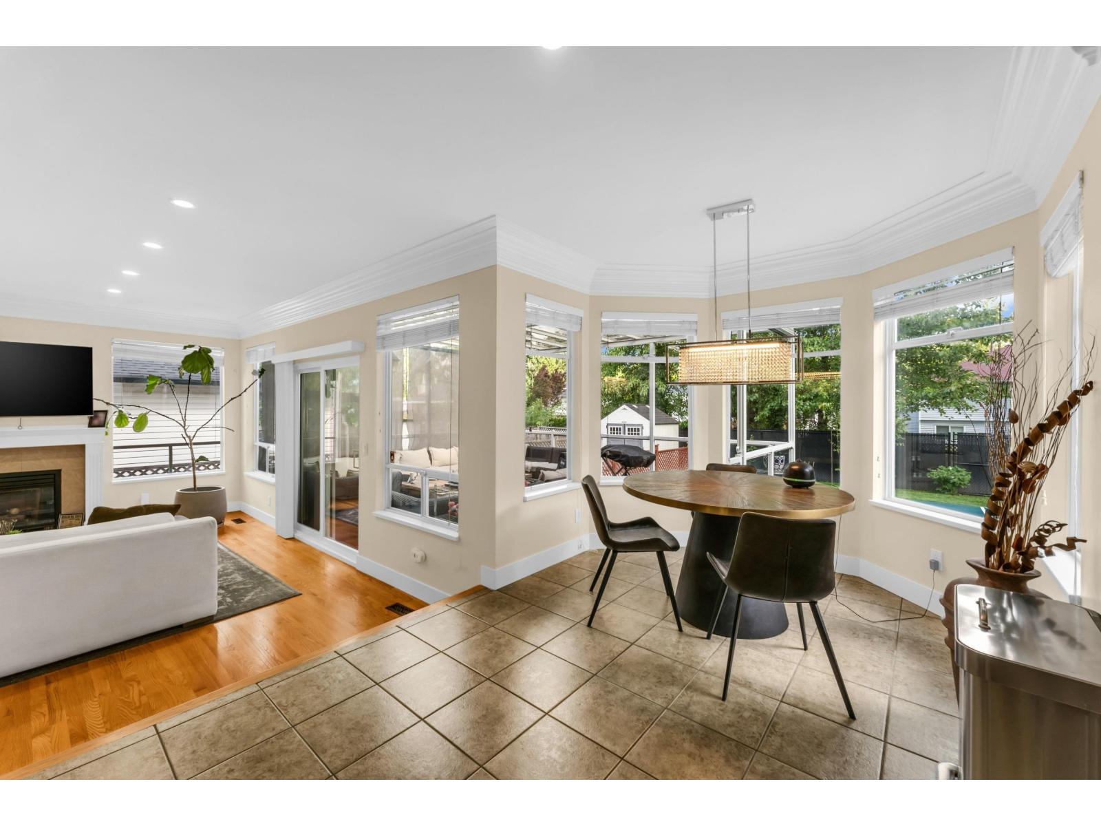 15295 111a Avenue, Surrey, British Columbia  V3R 0G4 - Photo 9 - R3113816