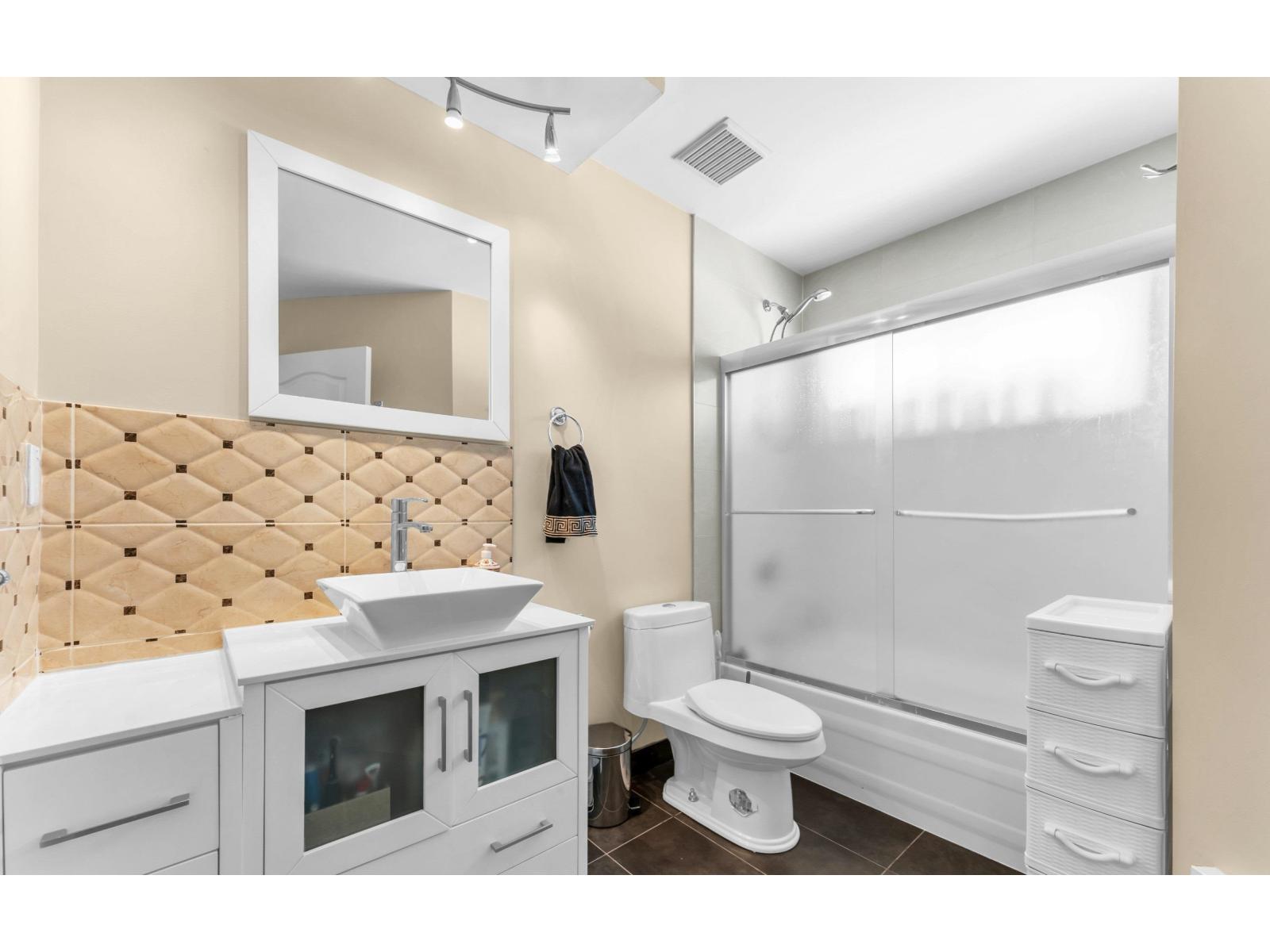 15295 111a Avenue, Surrey, British Columbia  V3R 0G4 - Photo 26 - R3113816