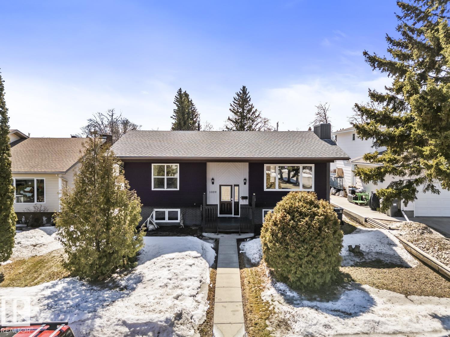 1009 15 AV, cold lake, Alberta