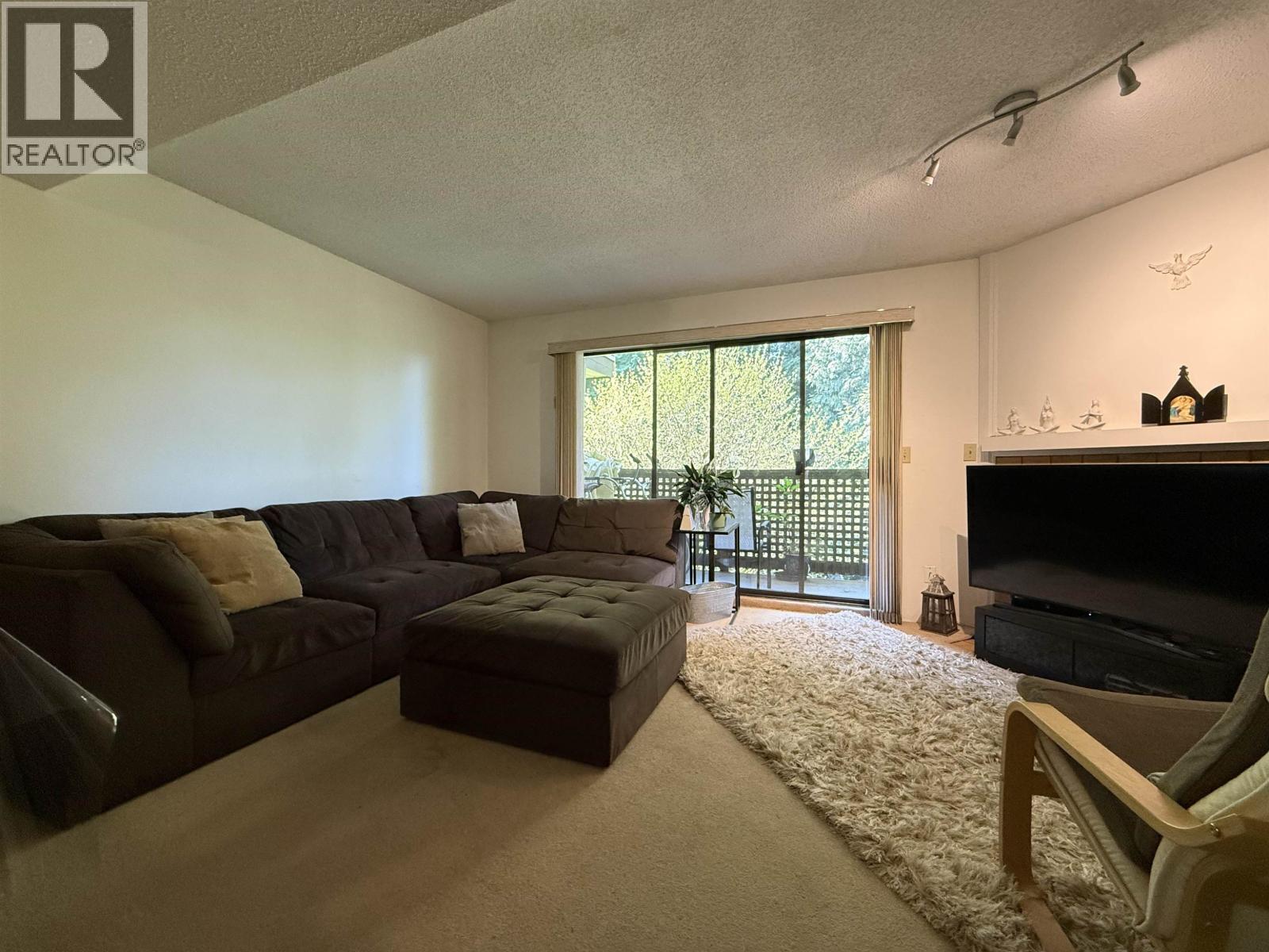 2750 Kingsford Avenue, Burnaby, British Columbia  V5B 4V4 - Photo 8 - R3113977