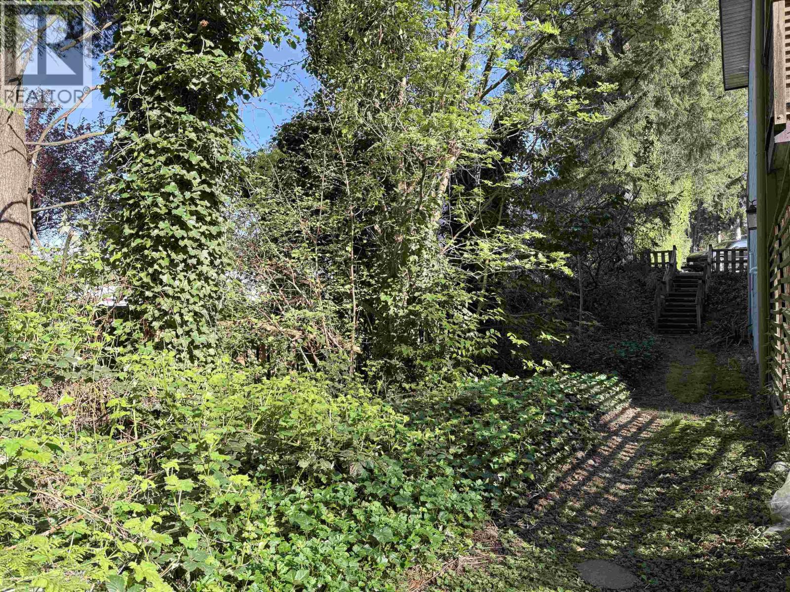 2750 Kingsford Avenue, Burnaby, British Columbia  V5B 4V4 - Photo 5 - R3113977