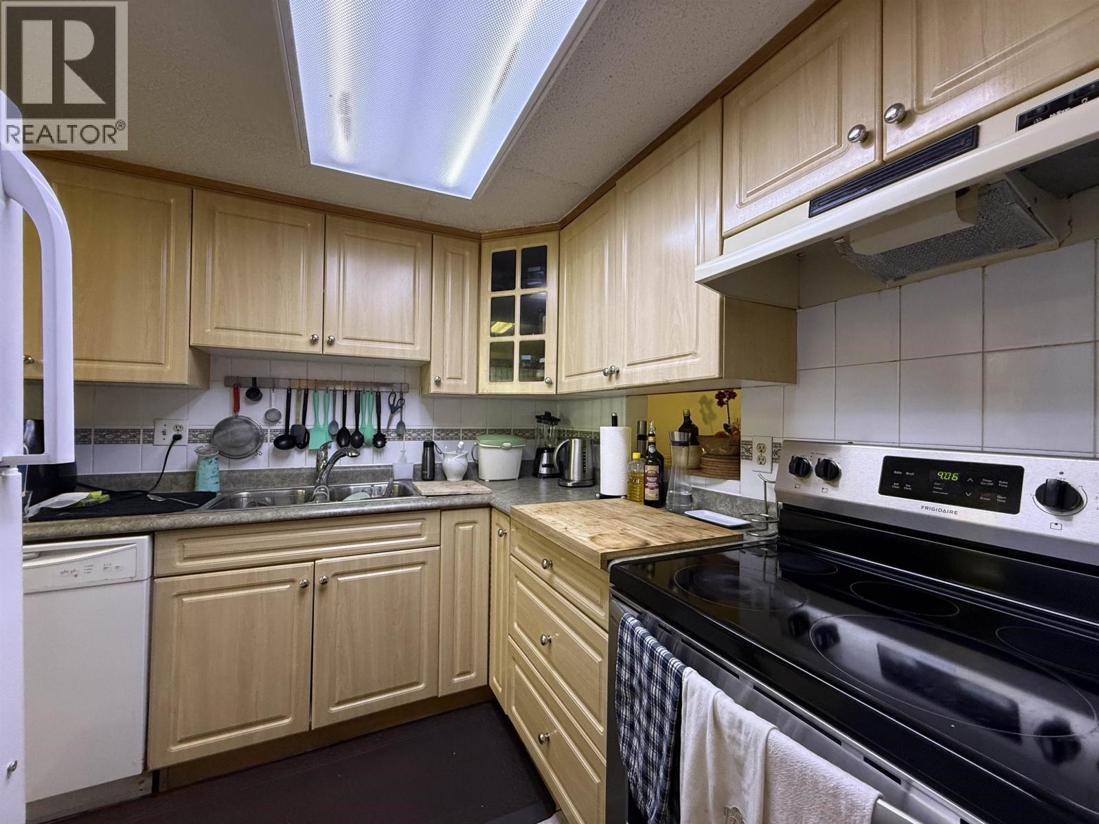 2750 Kingsford Avenue, Burnaby, British Columbia  V5B 4V4 - Photo 14 - R3113977