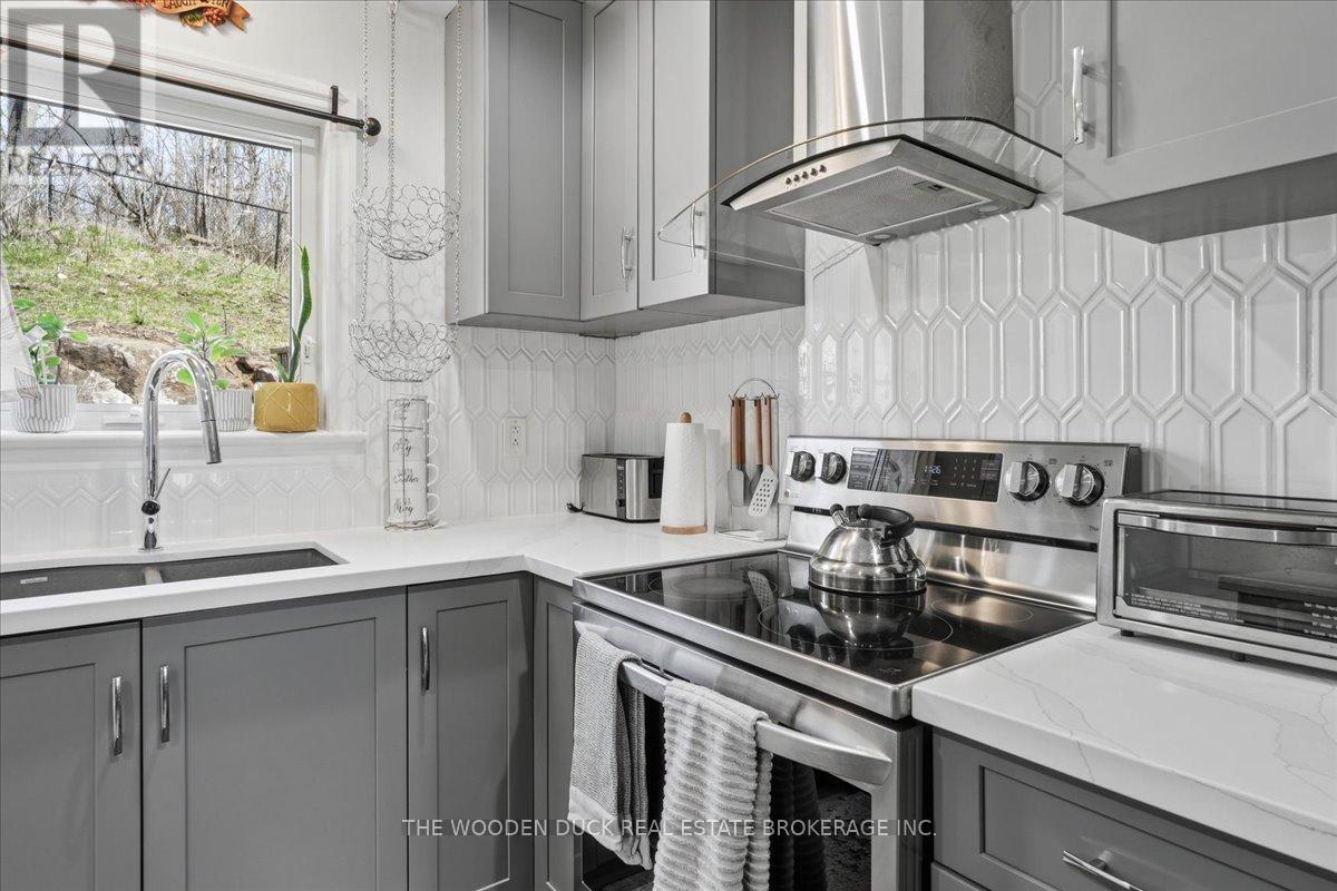 96 Livingstone Avenue W, Centre Hastings, Ontario  K0K 2K0 - Photo 12 - X13043128