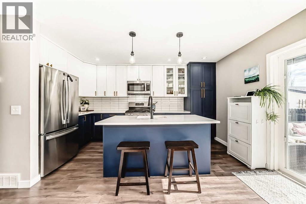 136 Hidden Hills Road Nw, Calgary, Alberta  T3A 5Y2 - Photo 5 - A2300585