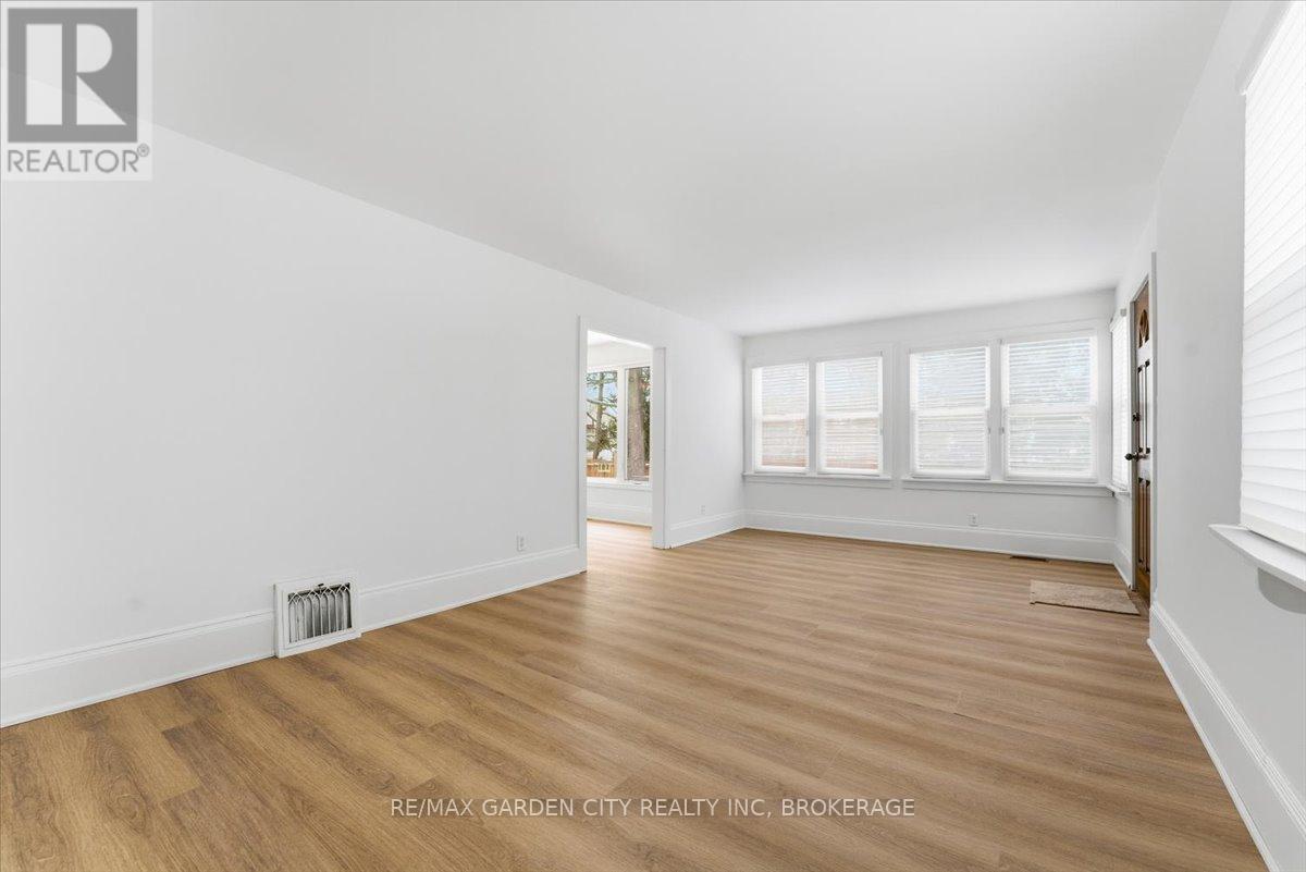 26 Chestnut Street, Pelham, Ontario  L3E 0K3 - Photo 2 - X13039724