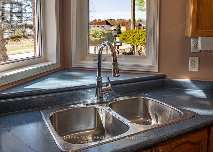 1 Newcastle Avenue, Ottawa, Ontario  K2K 2R2 - Photo 13 - X13042974