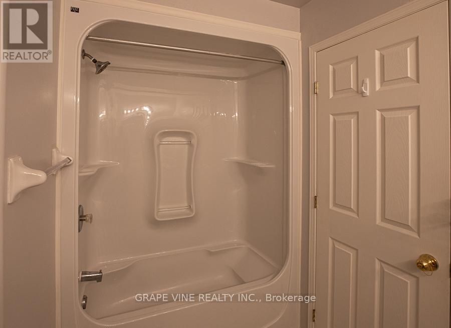 1 Newcastle Avenue, Ottawa, Ontario  K2K 2R2 - Photo 24 - X13042974