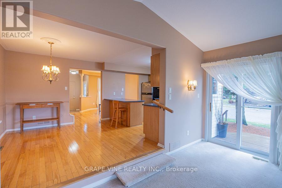 1 Newcastle Avenue, Ottawa, Ontario  K2K 2R2 - Photo 6 - X13042974