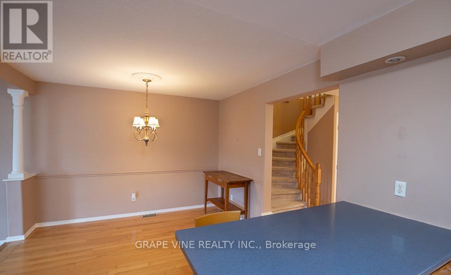 1 Newcastle Avenue, Ottawa, Ontario  K2K 2R2 - Photo 9 - X13042974