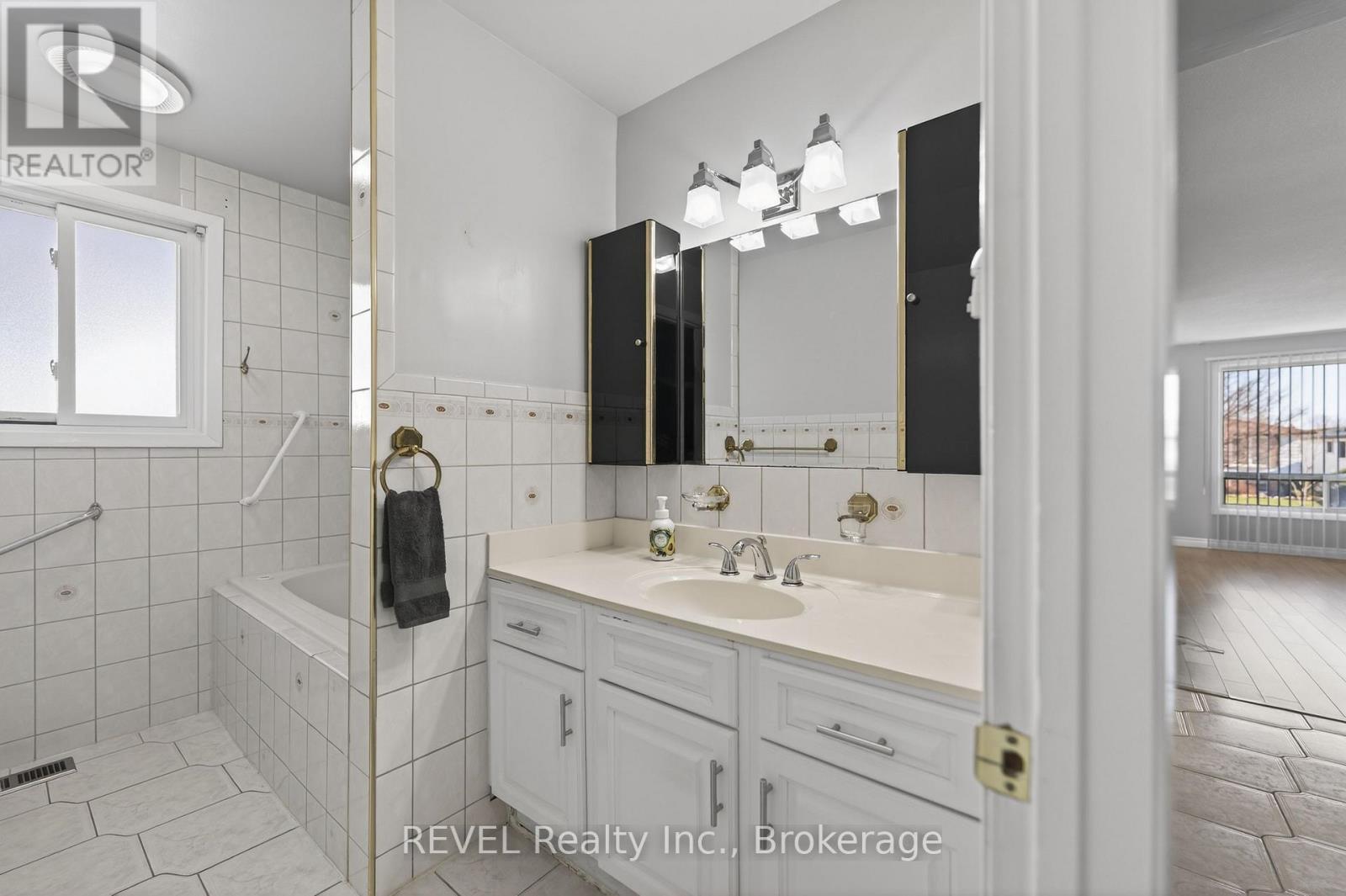 19 Lynwood Drive, Hamilton, Ontario  L8E 3E7 - Photo 23 - X13043020