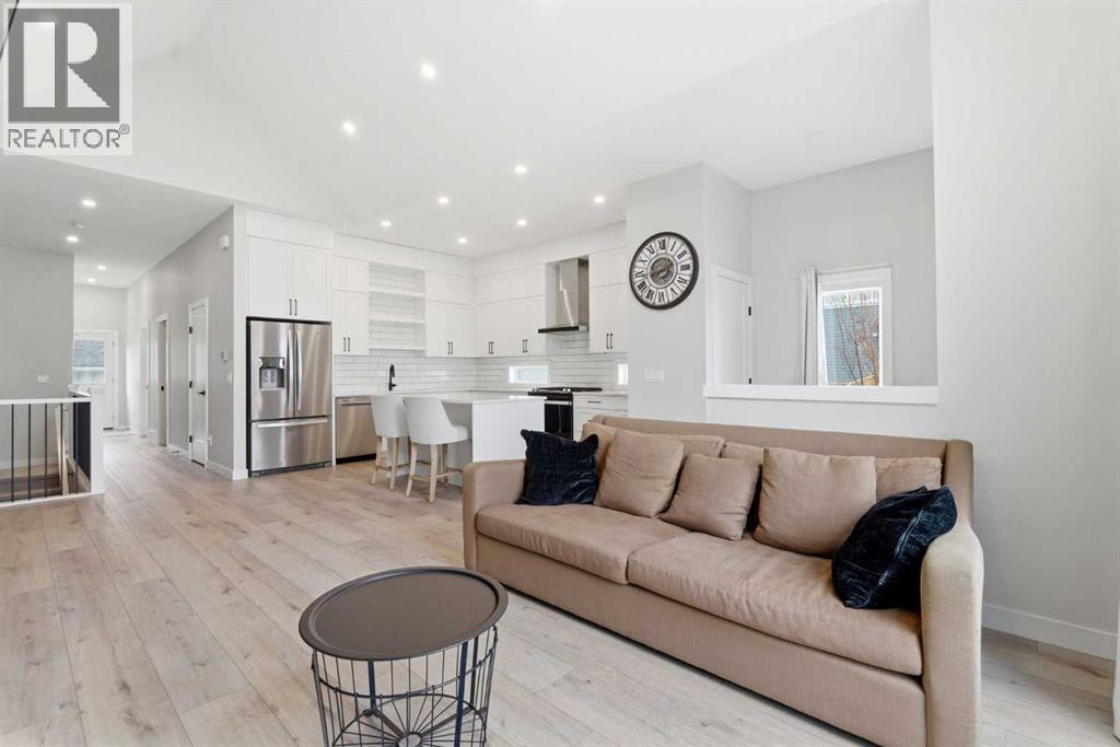 56 Iris Crescent, Okotoks, Alberta  T1S 5V6 - Photo 4 - A2299932