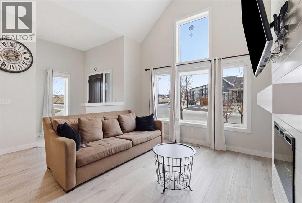 56 Iris Crescent, Okotoks, Alberta  T1S 5V6 - Photo 5 - A2299932