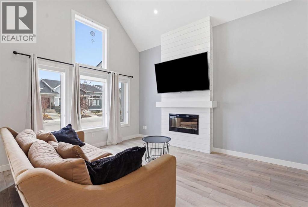 56 Iris Crescent, Okotoks, Alberta  T1S 5V6 - Photo 6 - A2299932