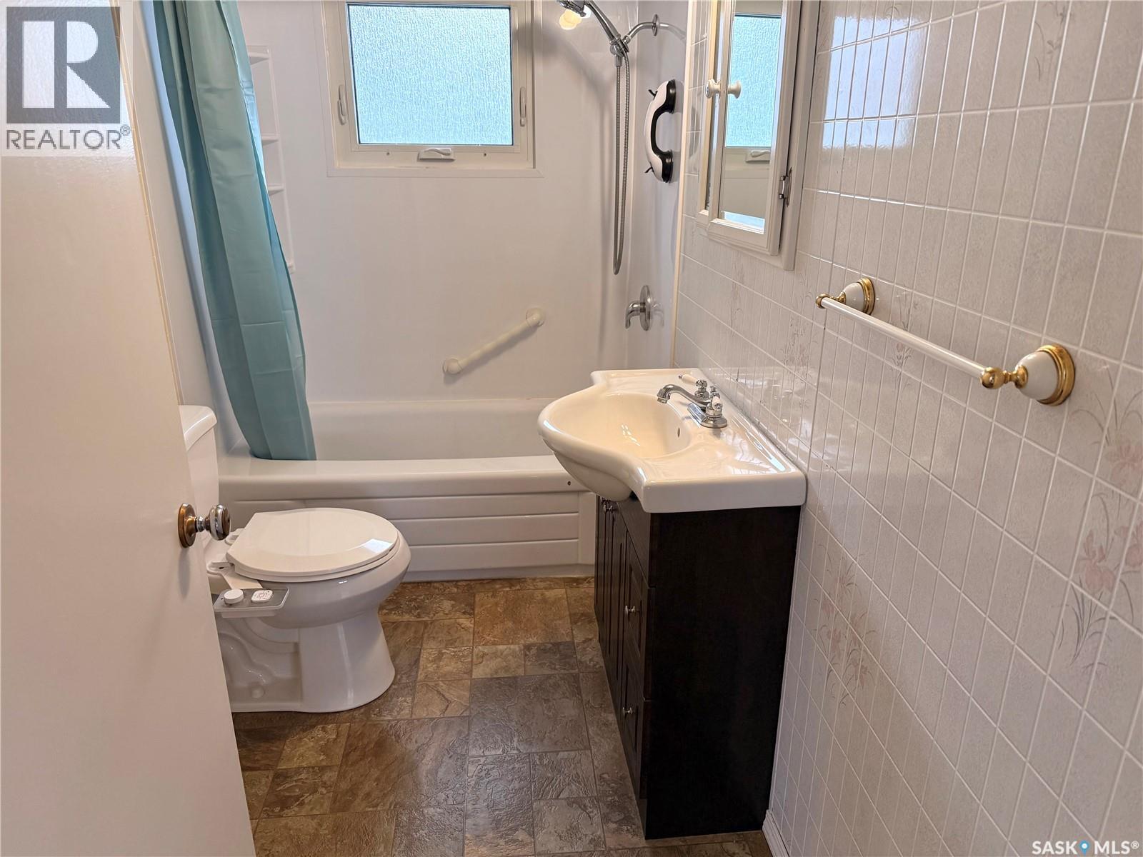 444 5th Avenue Se, Swift Current, Saskatchewan  S9H 3N4 - Photo 14 - SK033827