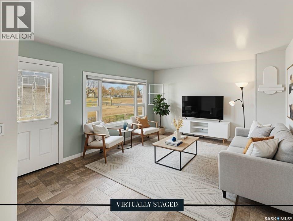 444 5th Avenue Se, Swift Current, Saskatchewan  S9H 3N4 - Photo 3 - SK033827