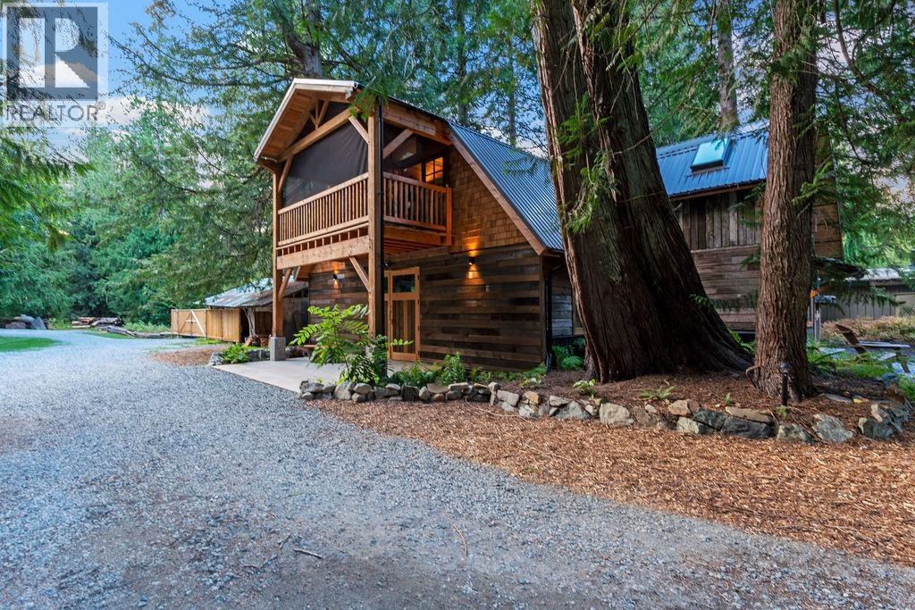 1710 Highway 99, Pemberton, British Columbia  V0N 2L0 - Photo 35 - R3103714